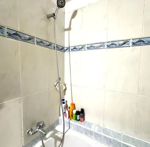 Your Friendly Host In * ブダペスト