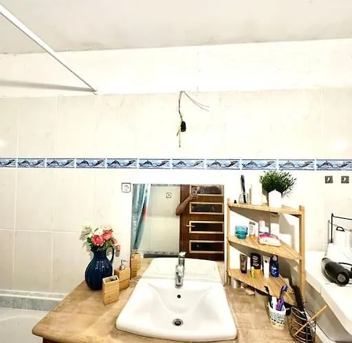 Your Friendly Host In Apartman *