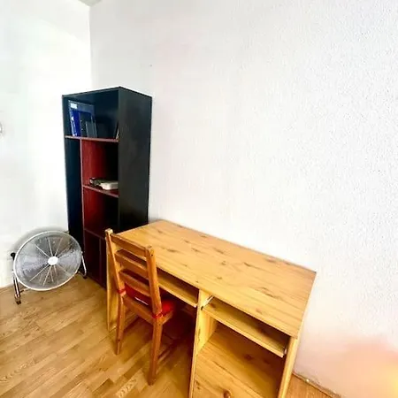 Apartment Your Friendly Host In *